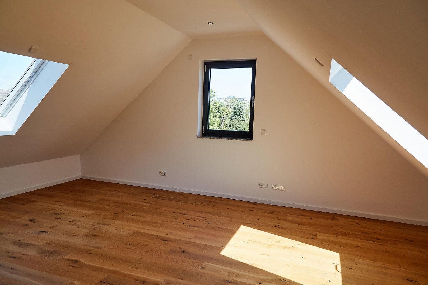 Predaj domu 205 m², pozemek 311 m², Meerbusch, Severné Porýnie - Westfálsko Predaj domu 205 m², pozemek 311 m², Meerbusch, Severné Porýnie - Westfálsko