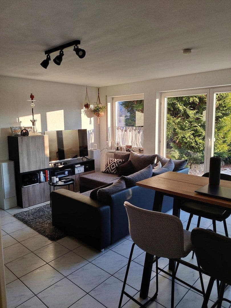 Prenájom bytu 1-izbový 40 m², Aidlingen, Bádensko-Wurttembersko Prenájom bytu 1-izbový 40 m², Aidlingen, Bádensko-Wurttembersko