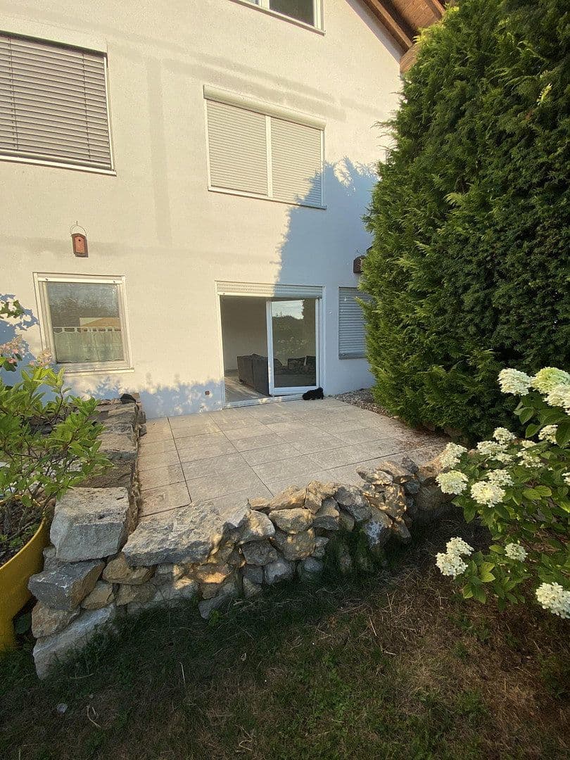 Prenájom bytu 1-izbový 40 m², Aidlingen, Bádensko-Wurttembersko Prenájom bytu 1-izbový 40 m², Aidlingen, Bádensko-Wurttembersko