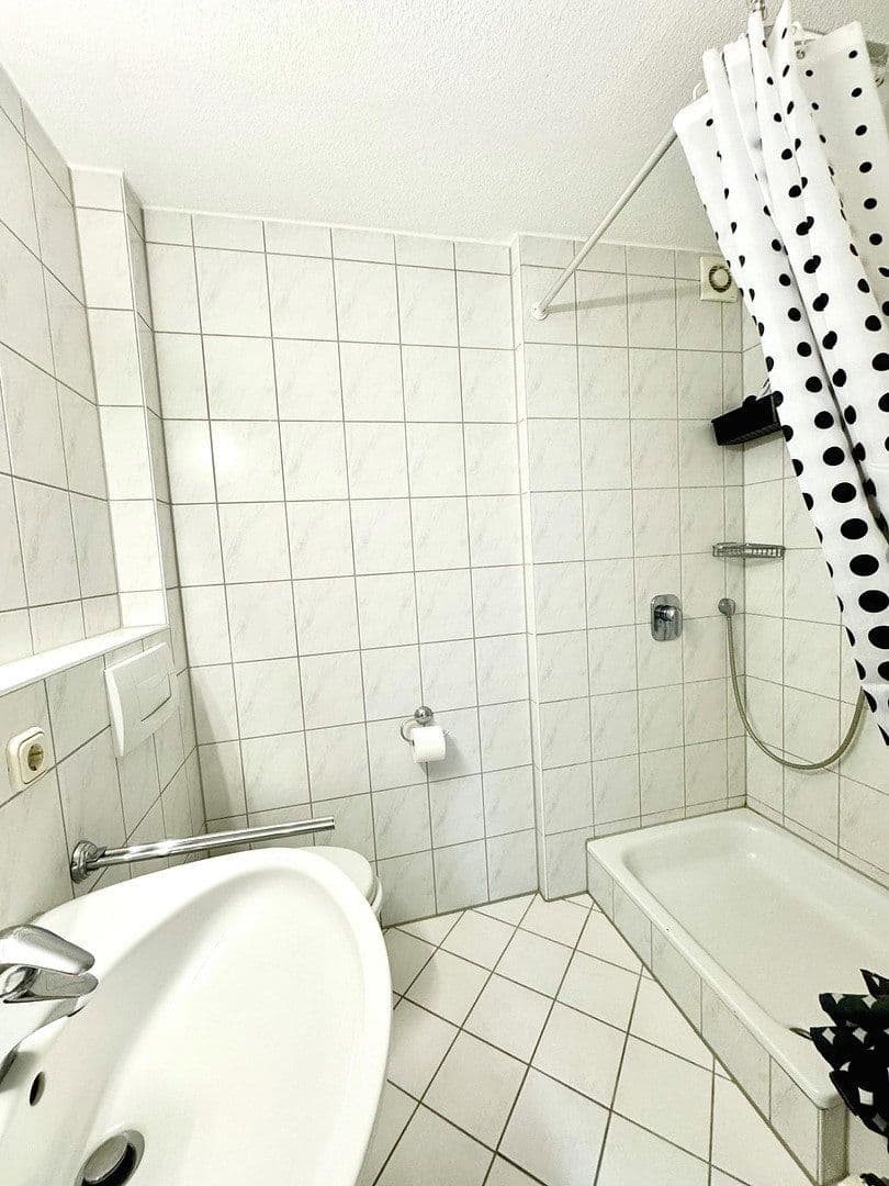 Prenájom bytu 1-izbový 40 m², Aidlingen, Bádensko-Wurttembersko Prenájom bytu 1-izbový 40 m², Aidlingen, Bádensko-Wurttembersko