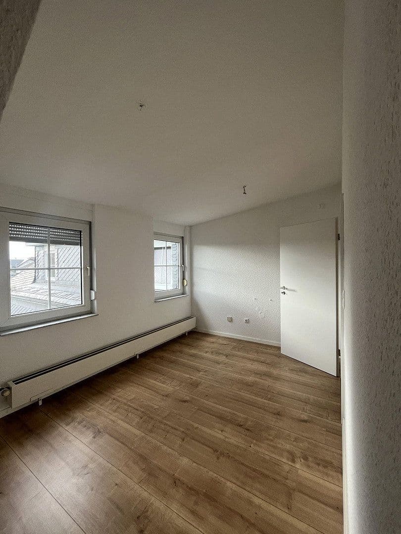 Prenájom bytu 4-izbový 91 m², Westerwaldstraße 5, Limburg an der Lahn, Hesensko Prenájom bytu 4-izbový 91 m², Westerwaldstraße 5, Limburg an der Lahn, Hesensko