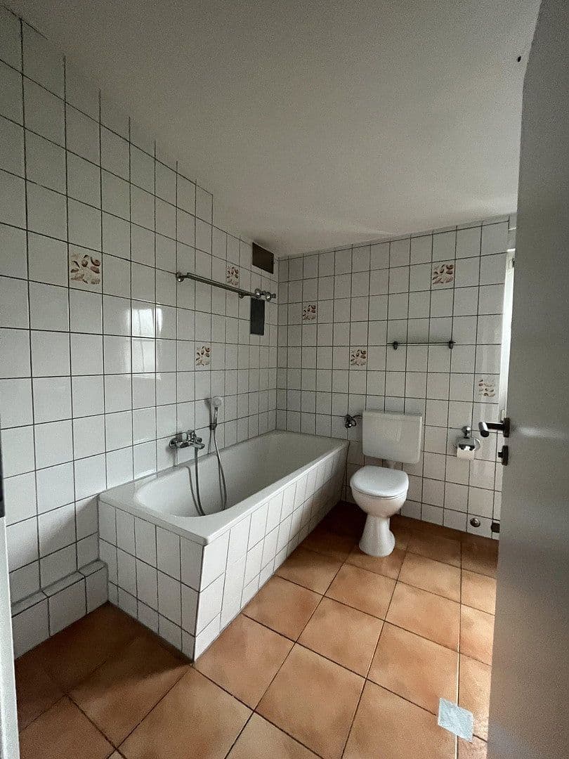 Prenájom bytu 4-izbový 91 m², Westerwaldstraße 5, Limburg an der Lahn, Hesensko Prenájom bytu 4-izbový 91 m², Westerwaldstraße 5, Limburg an der Lahn, Hesensko