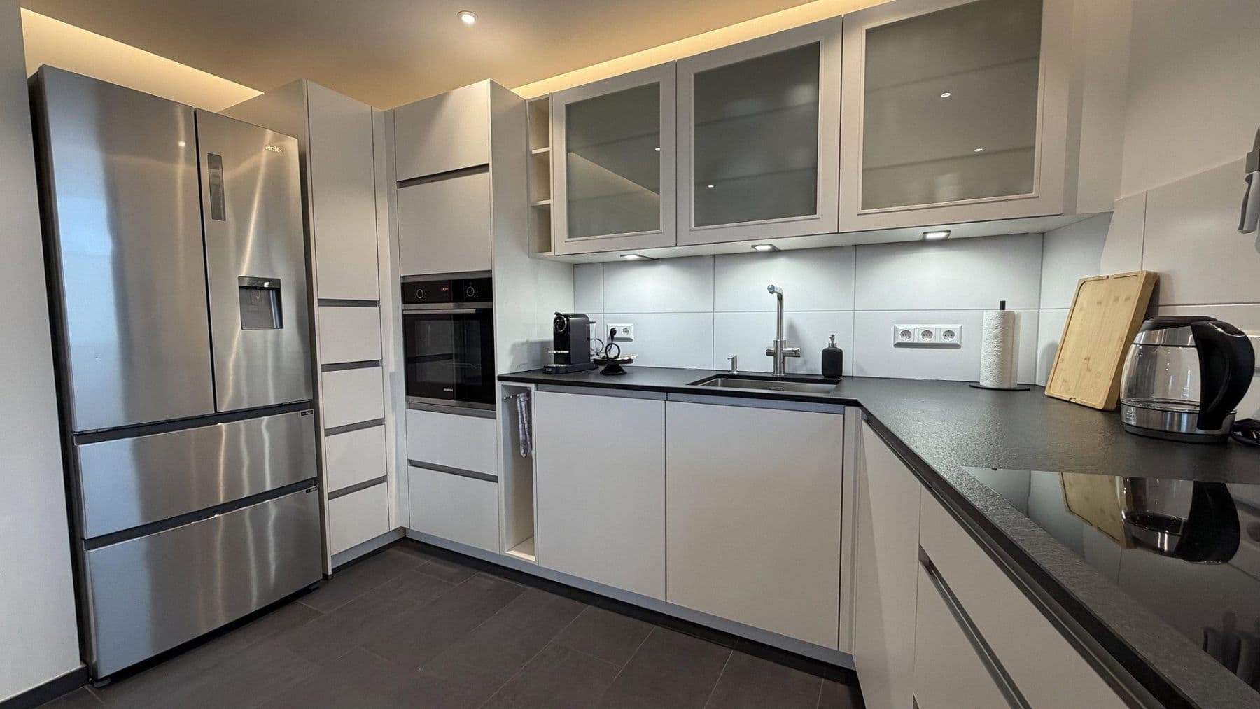 Prenájom bytu 3-izbový 150 m², Weil am Rhein, Bádensko-Wurttembersko Prenájom bytu 3-izbový 150 m², Weil am Rhein, Bádensko-Wurttembersko