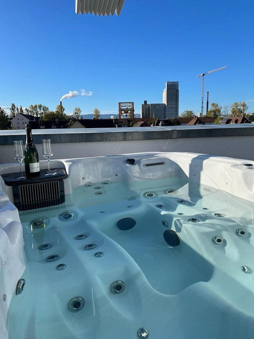 Prenájom bytu 3-izbový 150 m², Weil am Rhein, Bádensko-Wurttembersko Prenájom bytu 3-izbový 150 m², Weil am Rhein, Bádensko-Wurttembersko