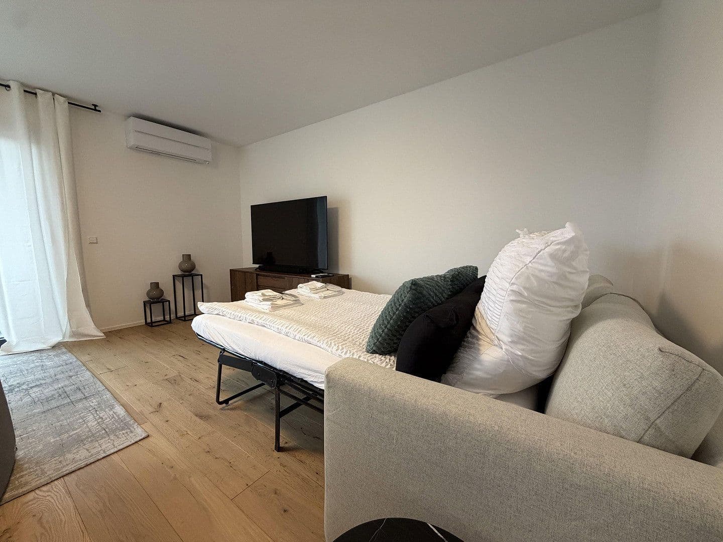 Prenájom bytu 3-izbový 150 m², Weil am Rhein, Bádensko-Wurttembersko Prenájom bytu 3-izbový 150 m², Weil am Rhein, Bádensko-Wurttembersko