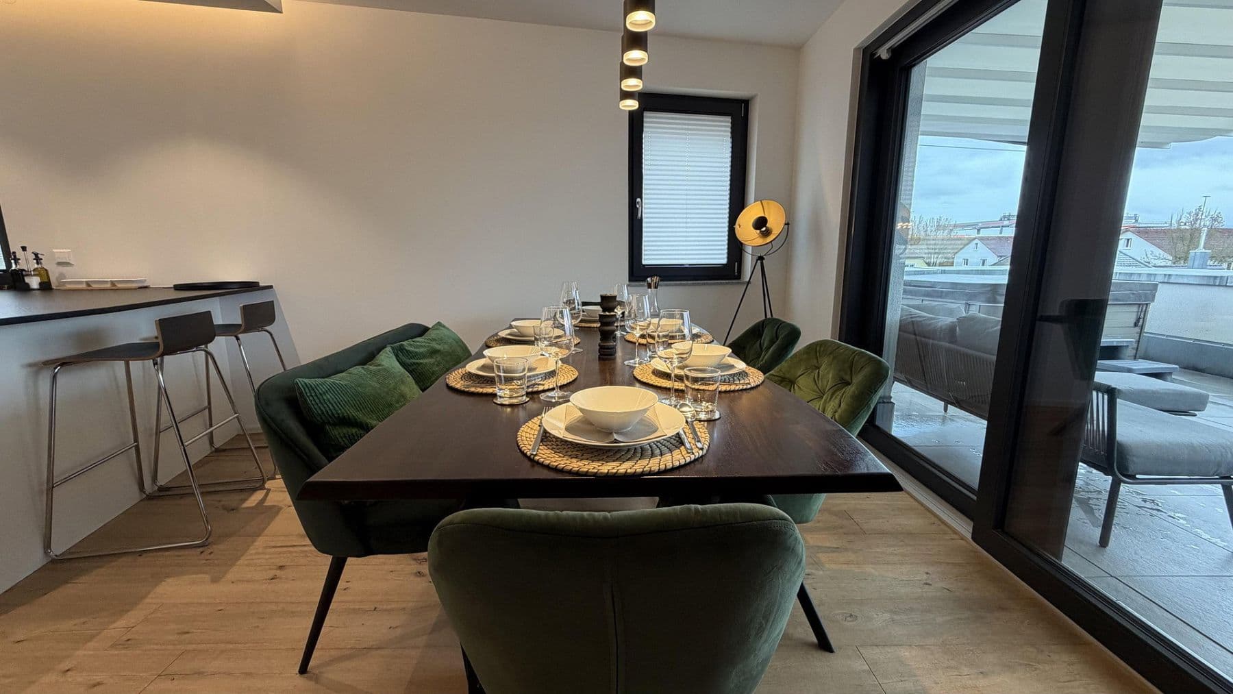 Prenájom bytu 3-izbový 150 m², Weil am Rhein, Bádensko-Wurttembersko Prenájom bytu 3-izbový 150 m², Weil am Rhein, Bádensko-Wurttembersko