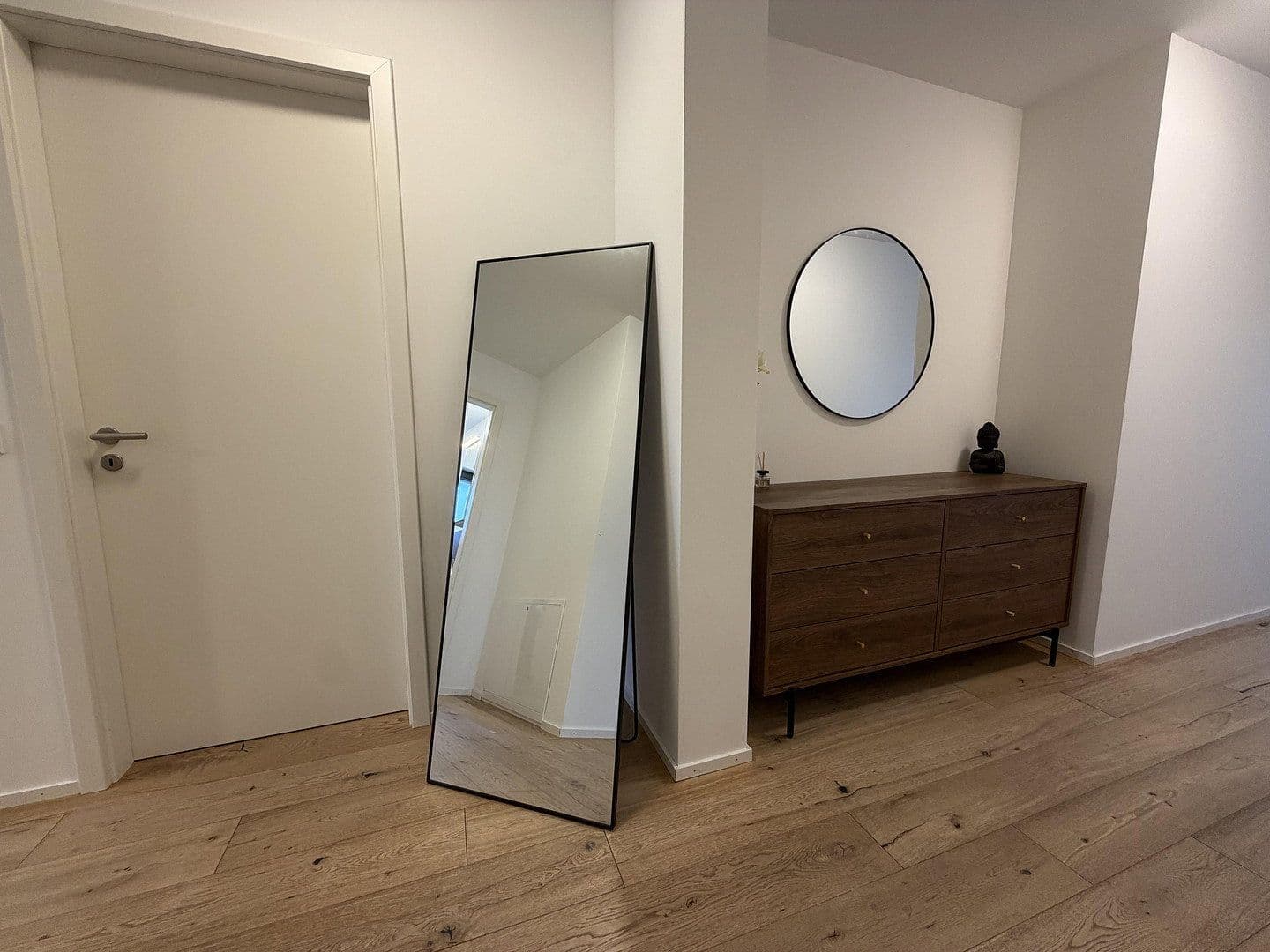 Prenájom bytu 3-izbový 150 m², Weil am Rhein, Bádensko-Wurttembersko Prenájom bytu 3-izbový 150 m², Weil am Rhein, Bádensko-Wurttembersko