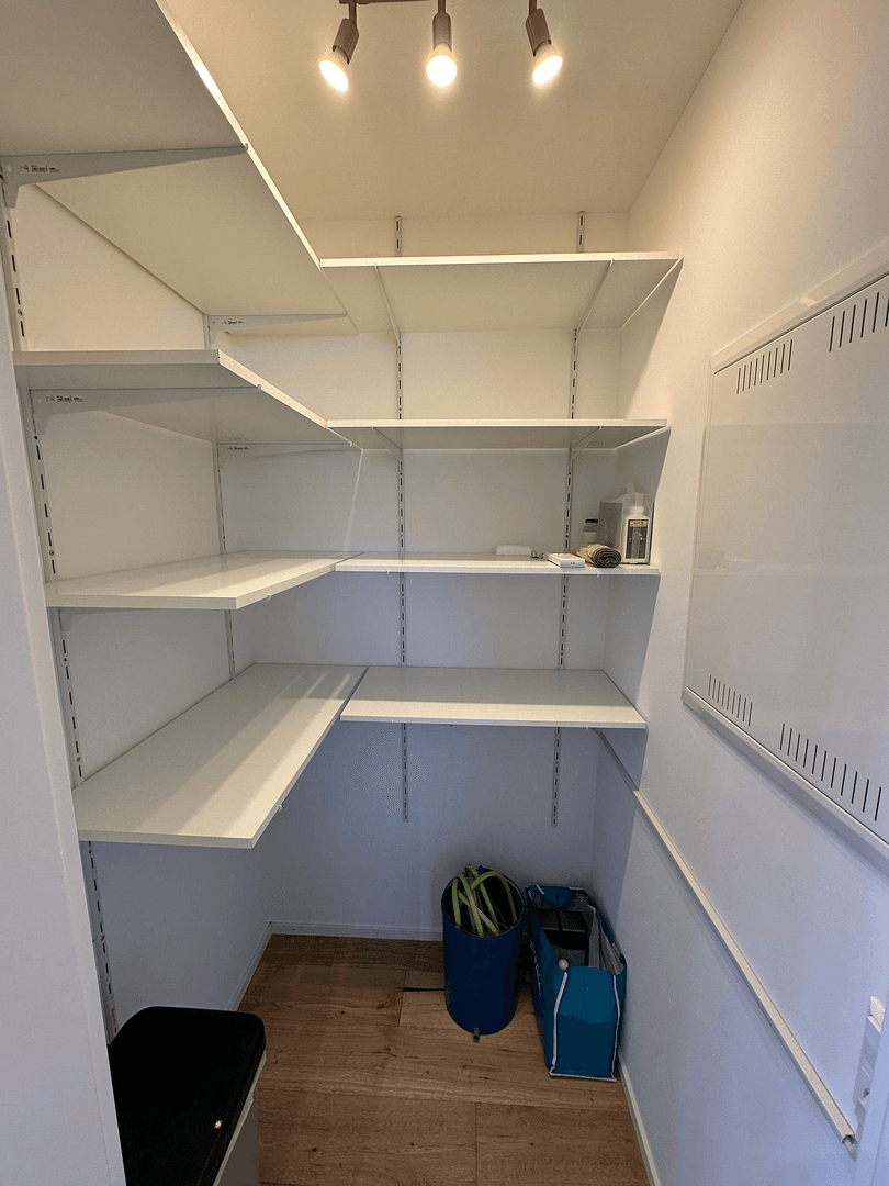 Prenájom bytu 3-izbový 150 m², Weil am Rhein, Bádensko-Wurttembersko Prenájom bytu 3-izbový 150 m², Weil am Rhein, Bádensko-Wurttembersko