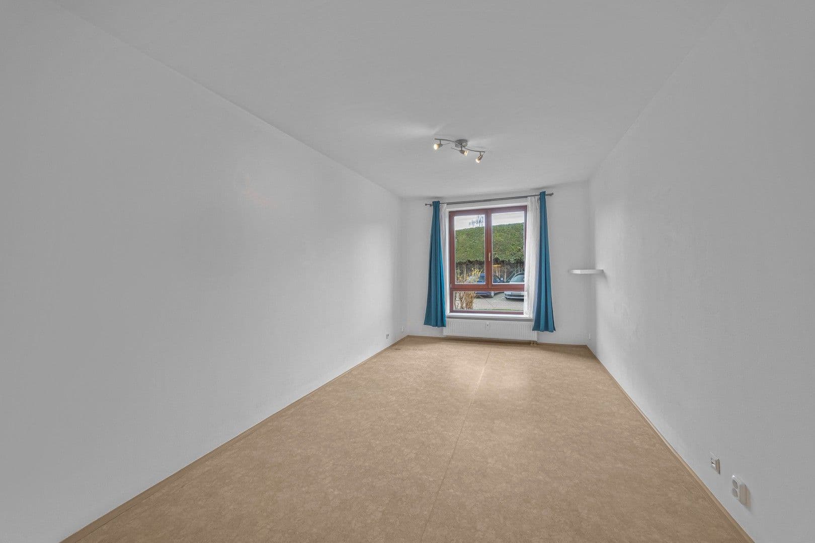 Prenájom bytu 2-izbový 42 m², Jarní, Hostivice, Středočeský kraj Prenájom bytu 2-izbový 42 m², Jarní, Hostivice, Středočeský kraj