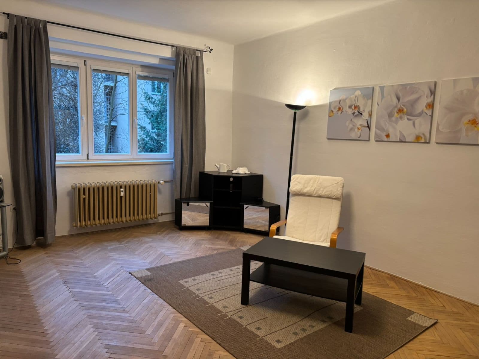 Prenájom bytu 2-izbový 74 m², Hartigova, Praha, Praha Prenájom bytu 2-izbový 74 m², Hartigova, Praha, Praha