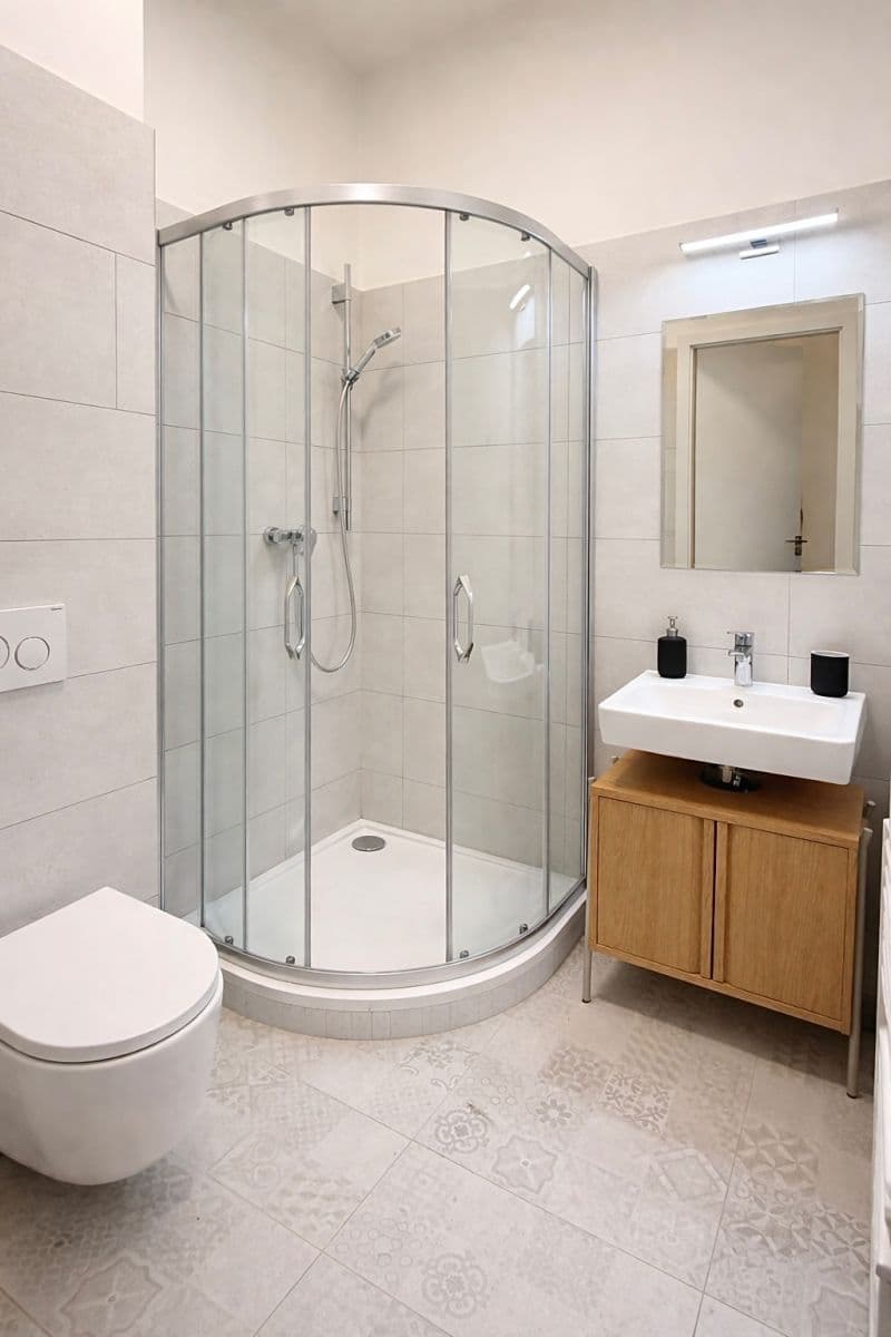 Prenájom bytu 1-izbový 24 m², Staropramenná, Praha, Praha Prenájom bytu 1-izbový 24 m², Staropramenná, Praha, Praha