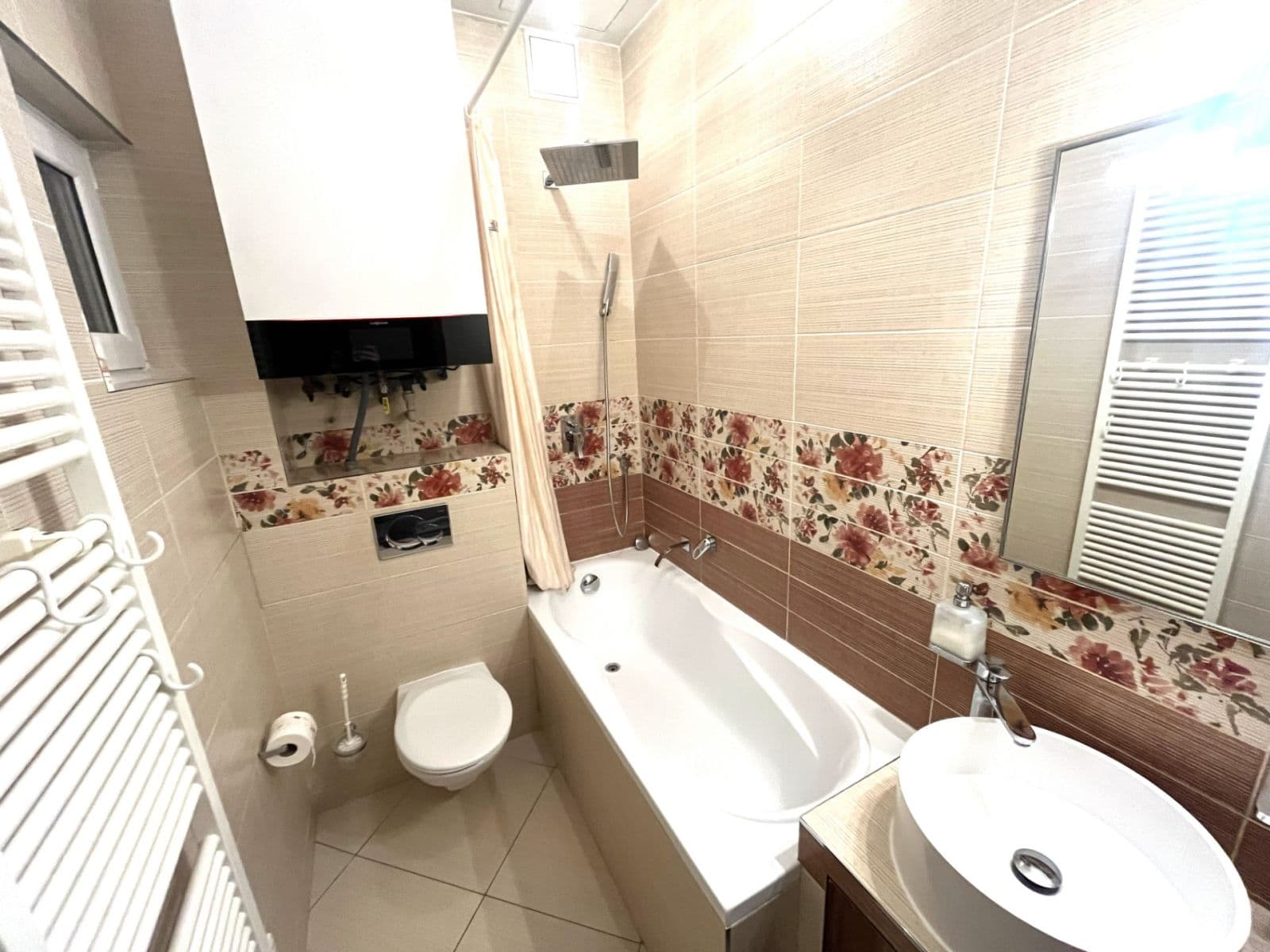 Prenájom bytu 3-izbový 98 m², Puškinovo náměstí, Praha, Praha Prenájom bytu 3-izbový 98 m², Puškinovo náměstí, Praha, Praha