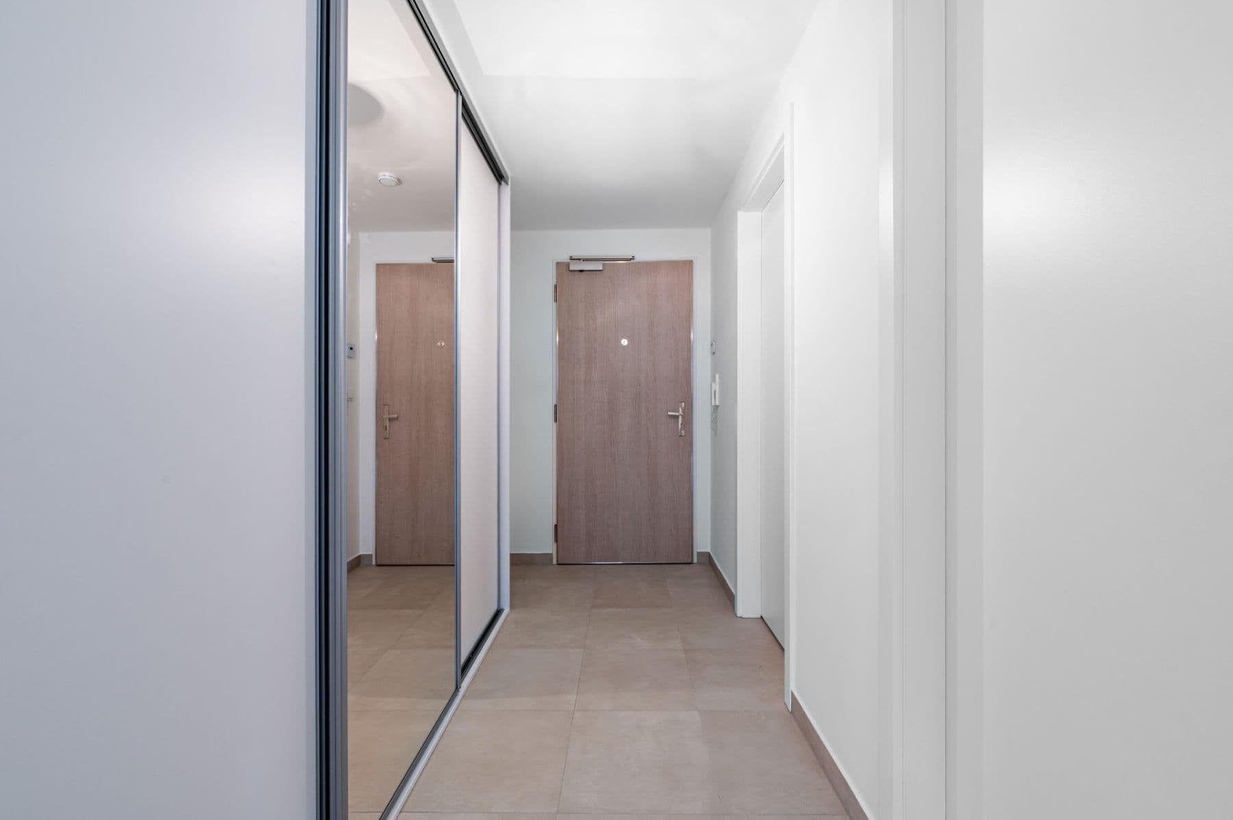 Prenájom bytu 1-izbový 35 m², Gerstelova, Praha, Praha Prenájom bytu 1-izbový 35 m², Gerstelova, Praha, Praha