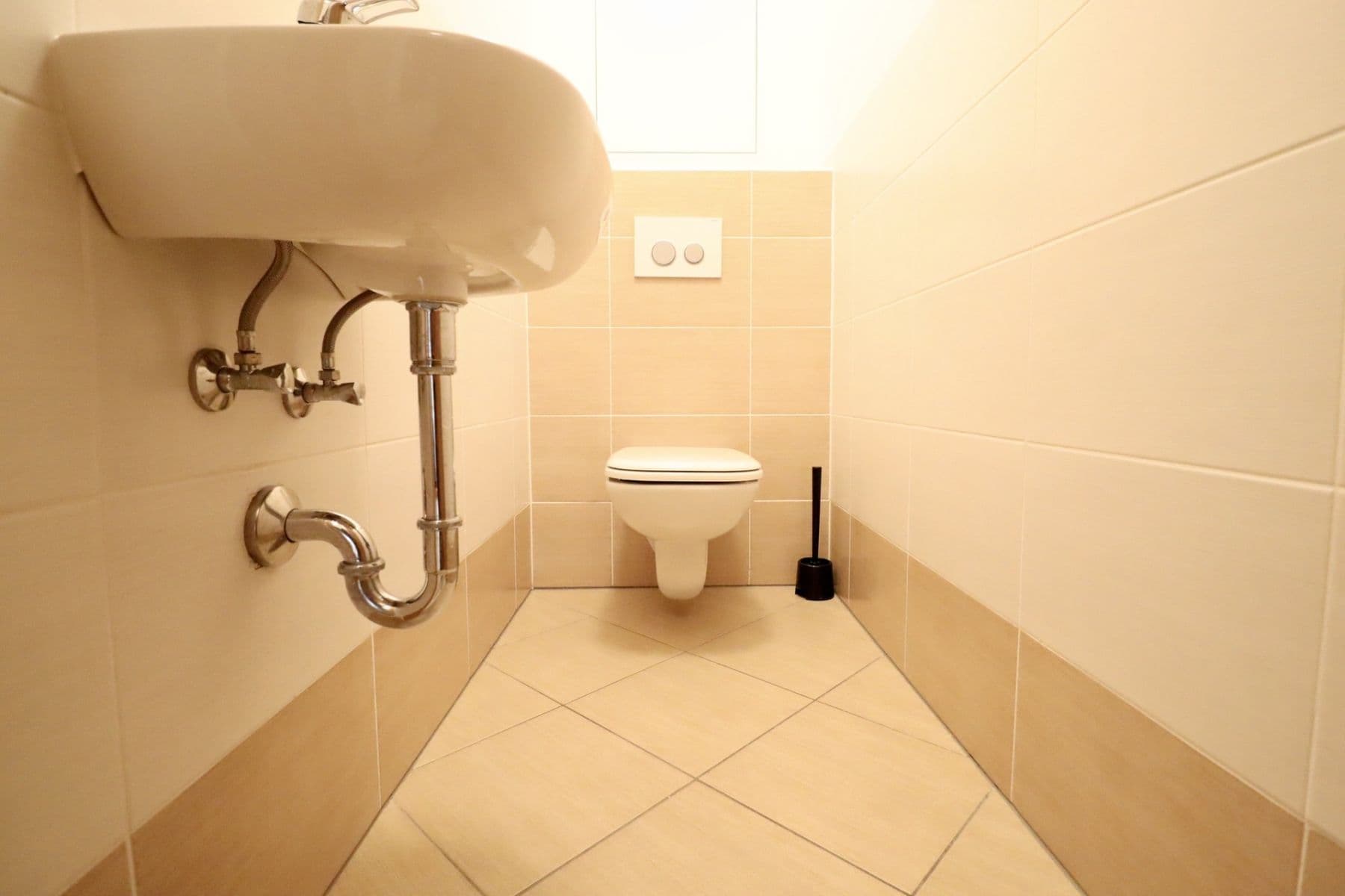 Prenájom bytu 2-izbový 67 m², Přeučilova, Praha, Praha Prenájom bytu 2-izbový 67 m², Přeučilova, Praha, Praha