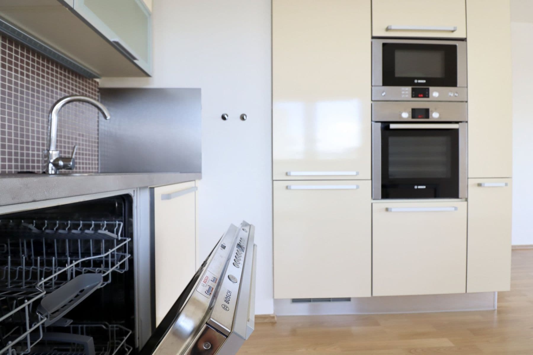 Prenájom bytu 2-izbový 67 m², Přeučilova, Praha, Praha Prenájom bytu 2-izbový 67 m², Přeučilova, Praha, Praha