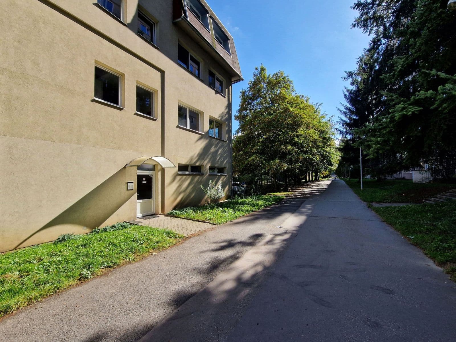 Prenájom bytu 1-izbový 46 m², Mimoňská, Praha, Praha Prenájom bytu 1-izbový 46 m², Mimoňská, Praha, Praha