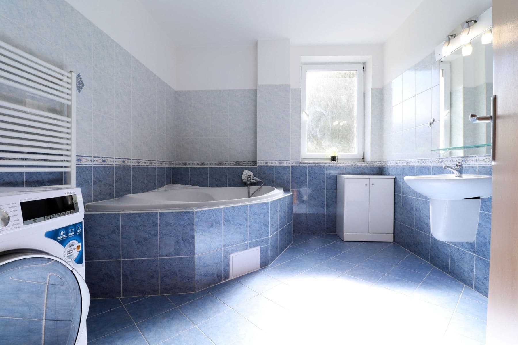 Prenájom bytu 1-izbový 46 m², Mimoňská, Praha, Praha Prenájom bytu 1-izbový 46 m², Mimoňská, Praha, Praha