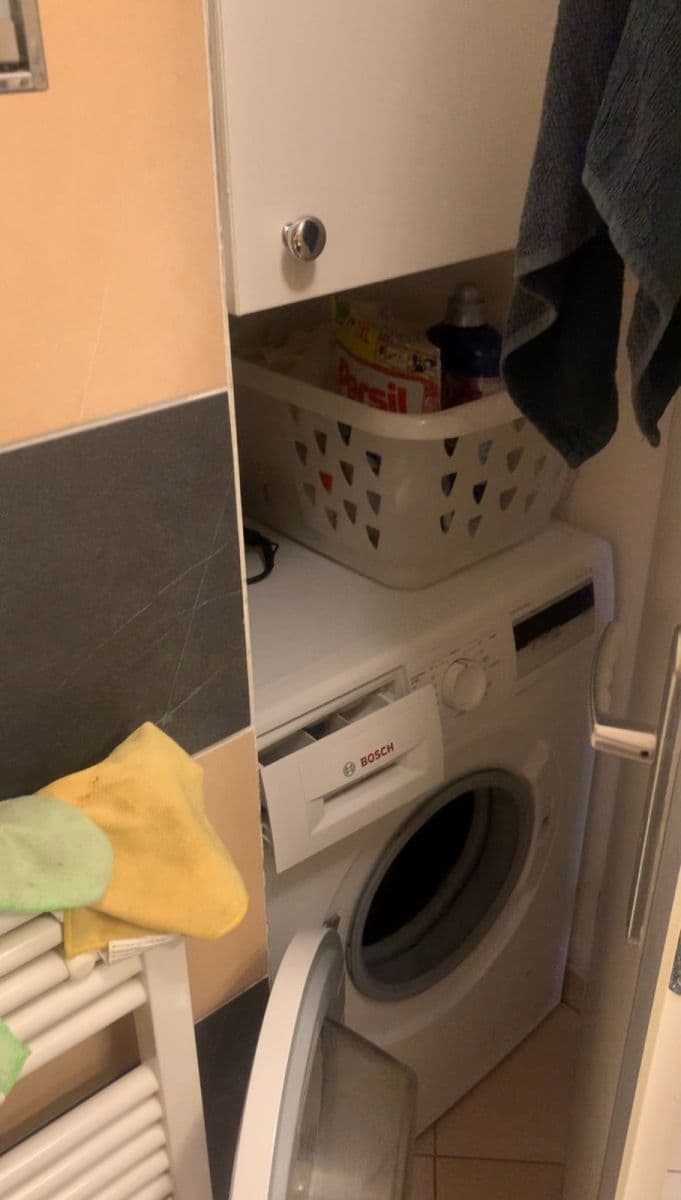 Prenájom bytu 1-izbový 40 m², Skloněná, Praha, Praha Prenájom bytu 1-izbový 40 m², Skloněná, Praha, Praha