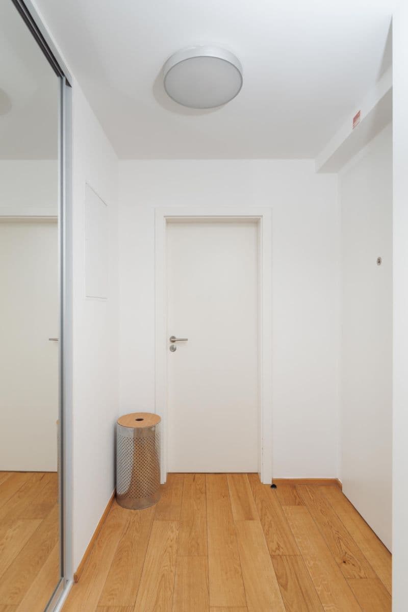 Prenájom bytu 2-izbový 60 m², Šafaříkovy sady, Plzeň, Plzeňský kraj Prenájom bytu 2-izbový 60 m², Šafaříkovy sady, Plzeň, Plzeňský kraj