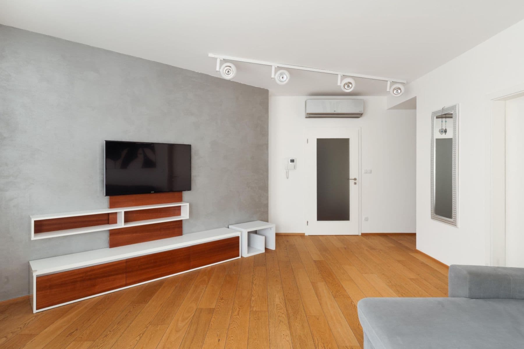 Prenájom bytu 2-izbový 60 m², Šafaříkovy sady, Plzeň, Plzeňský kraj Prenájom bytu 2-izbový 60 m², Šafaříkovy sady, Plzeň, Plzeňský kraj