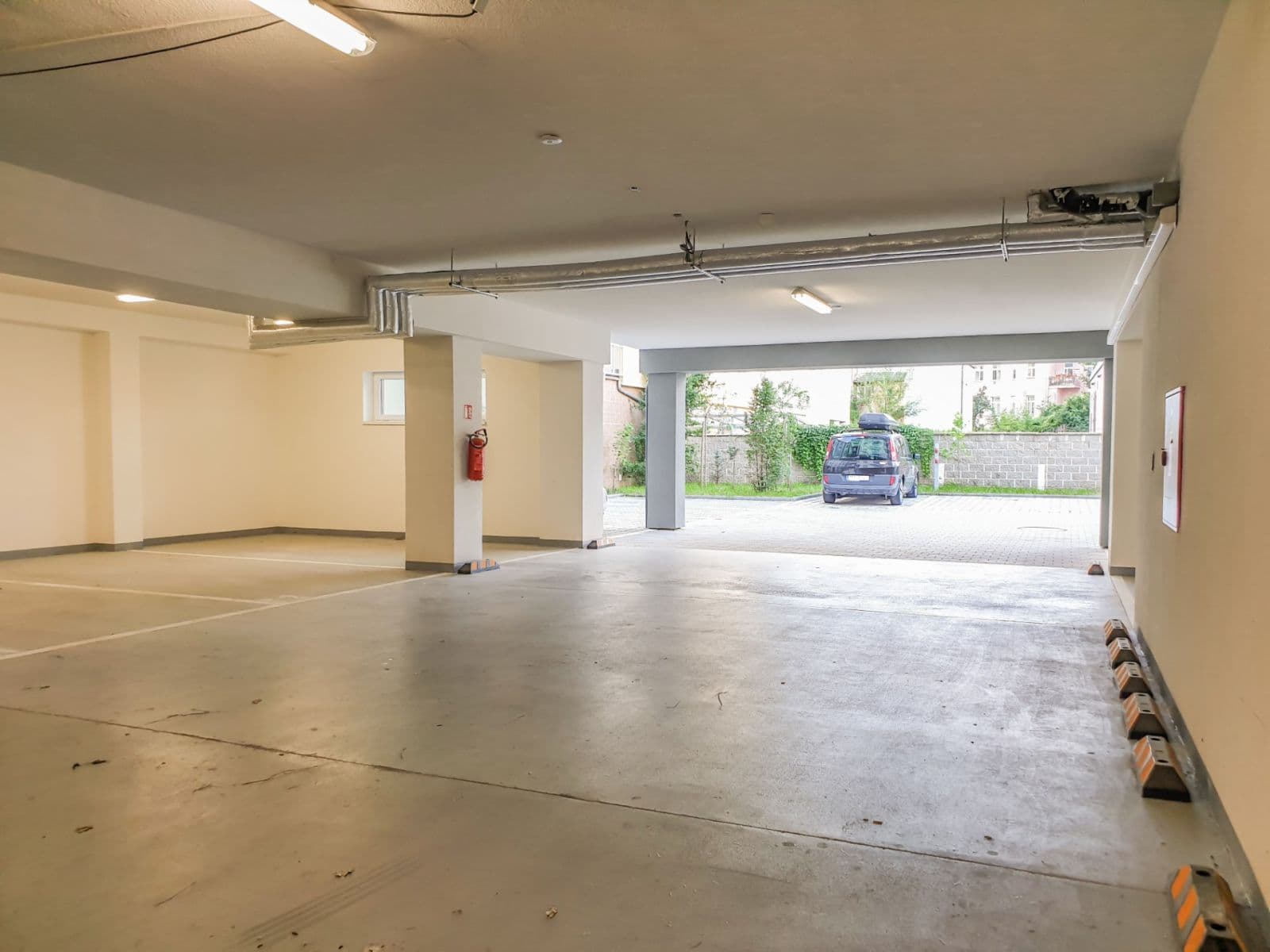 Prenájom garáže 14 m², Rudolfovská tř., České Budějovice, Jihočeský kraj Prenájom garáže 14 m², Rudolfovská tř., České Budějovice, Jihočeský kraj