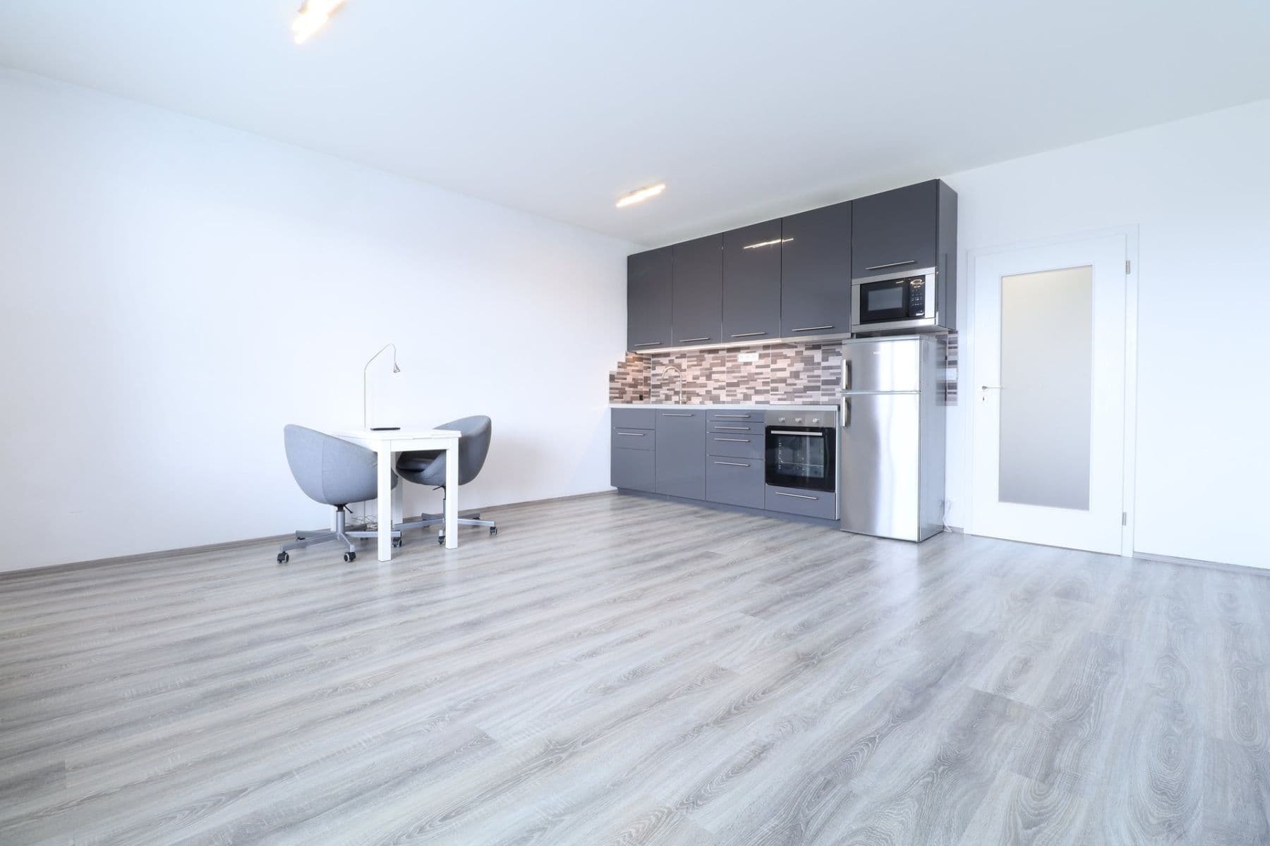Prenájom bytu 1-izbový 34 m², Modrého, Praha, Praha Prenájom bytu 1-izbový 34 m², Modrého, Praha, Praha