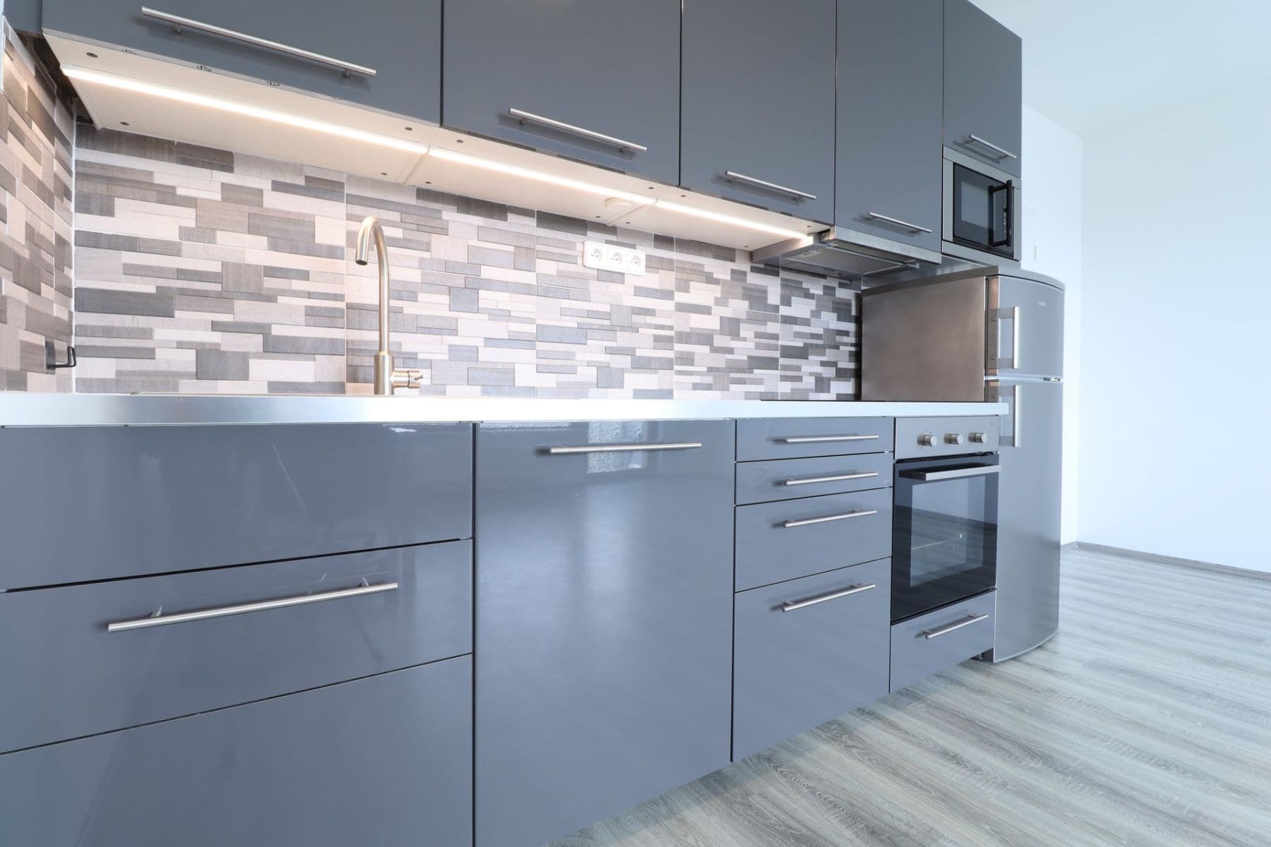 Prenájom bytu 1-izbový 34 m², Modrého, Praha, Praha Prenájom bytu 1-izbový 34 m², Modrého, Praha, Praha
