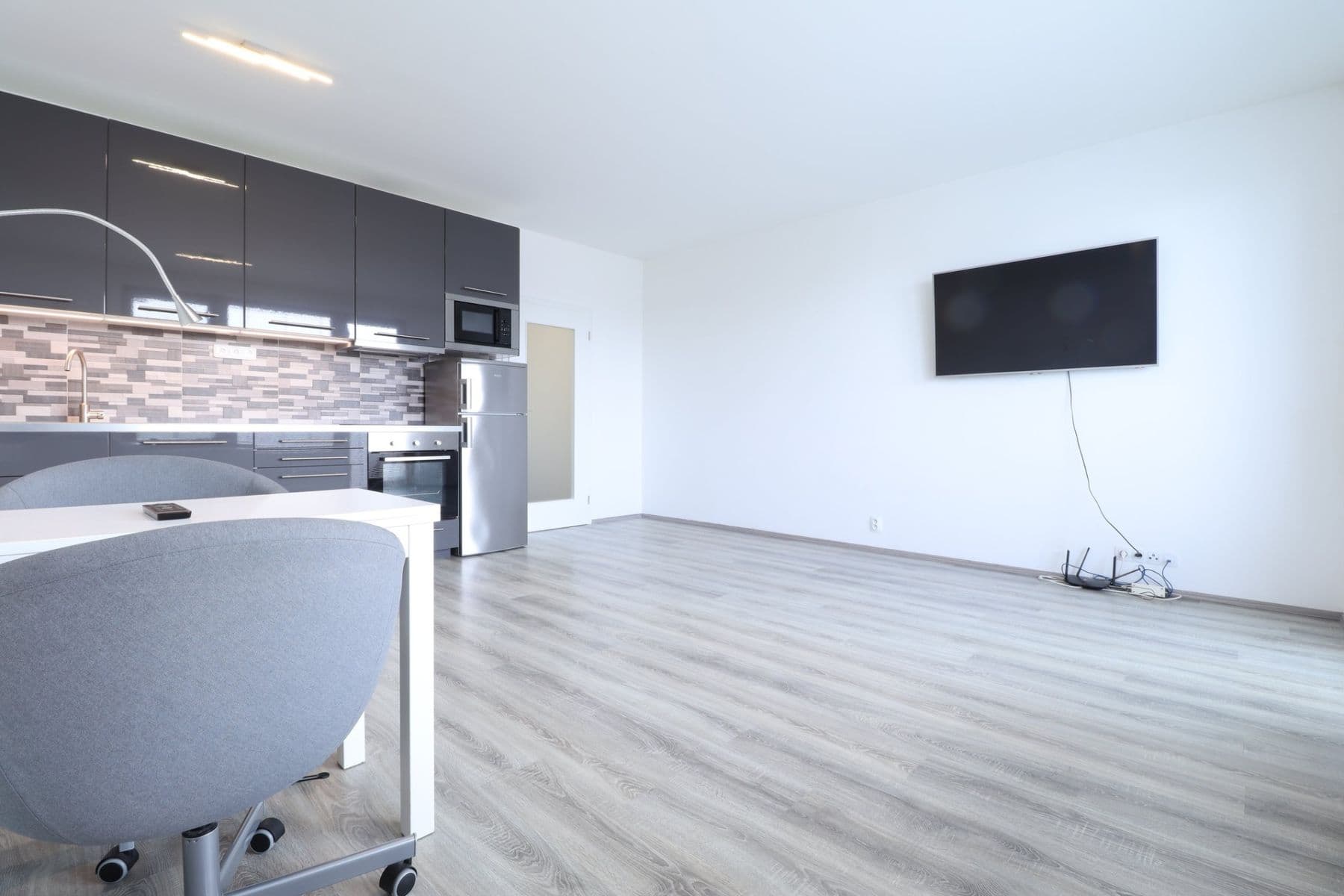 Prenájom bytu 1-izbový 34 m², Modrého, Praha, Praha Prenájom bytu 1-izbový 34 m², Modrého, Praha, Praha