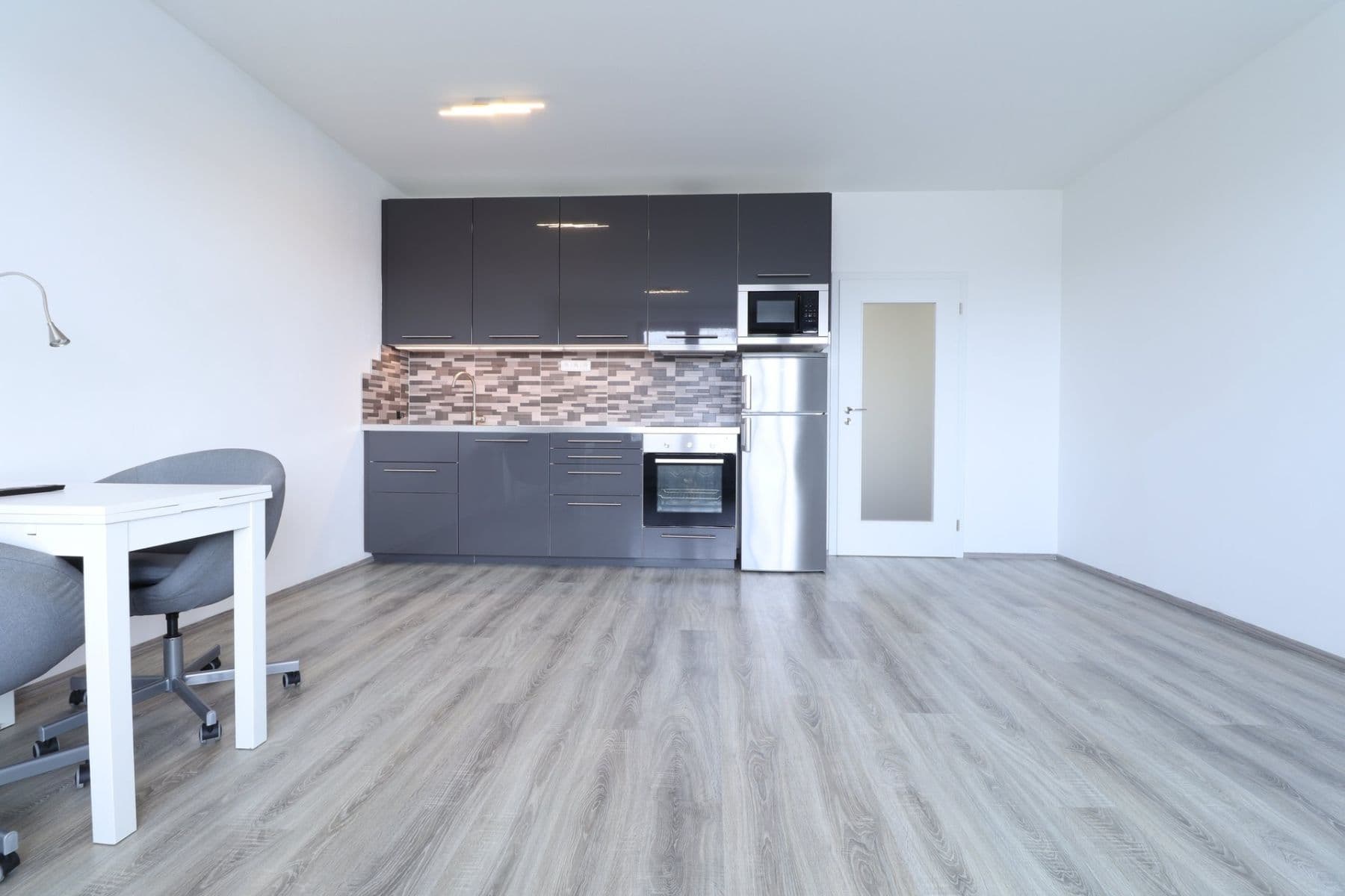Prenájom bytu 1-izbový 34 m², Modrého, Praha, Praha Prenájom bytu 1-izbový 34 m², Modrého, Praha, Praha