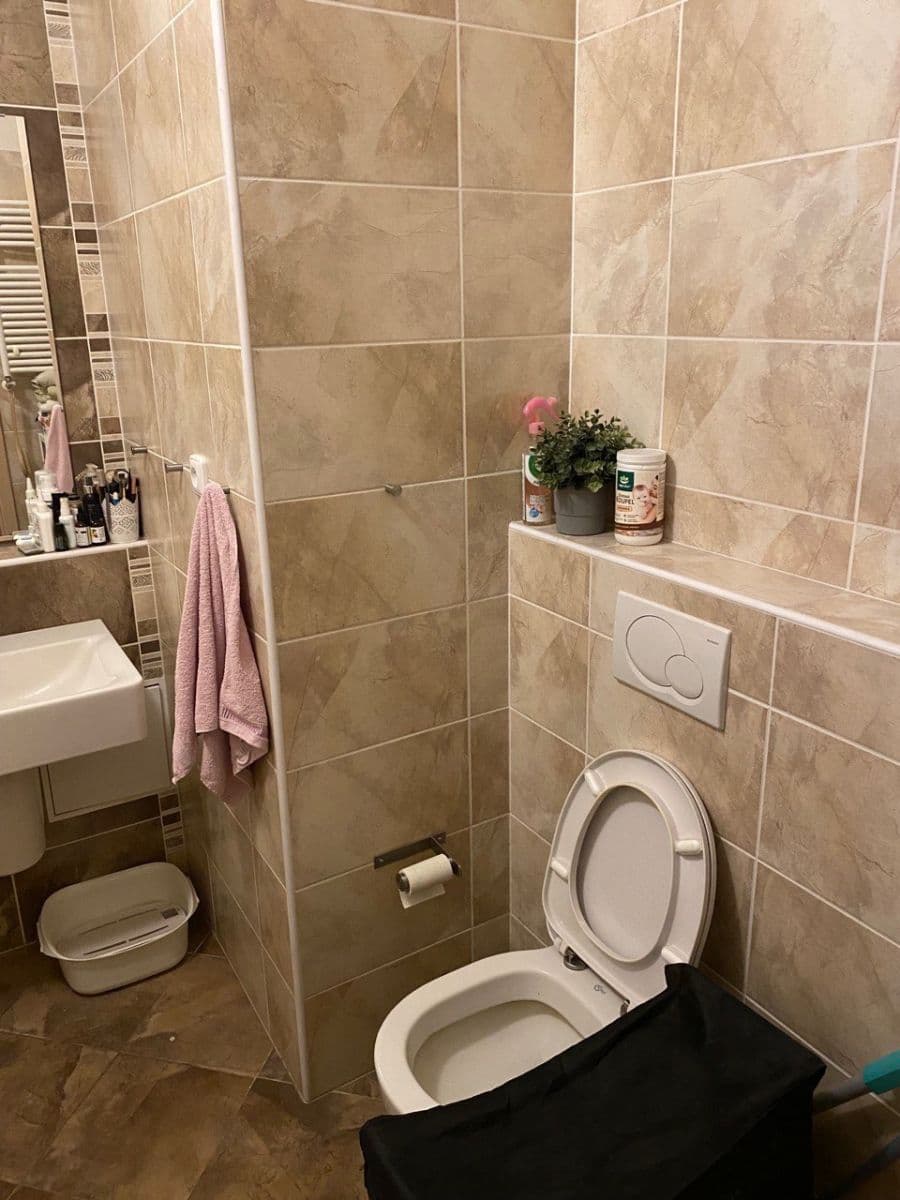 Prenájom bytu 2-izbový 48 m², Pod Harfou, Praha, Praha Prenájom bytu 2-izbový 48 m², Pod Harfou, Praha, Praha