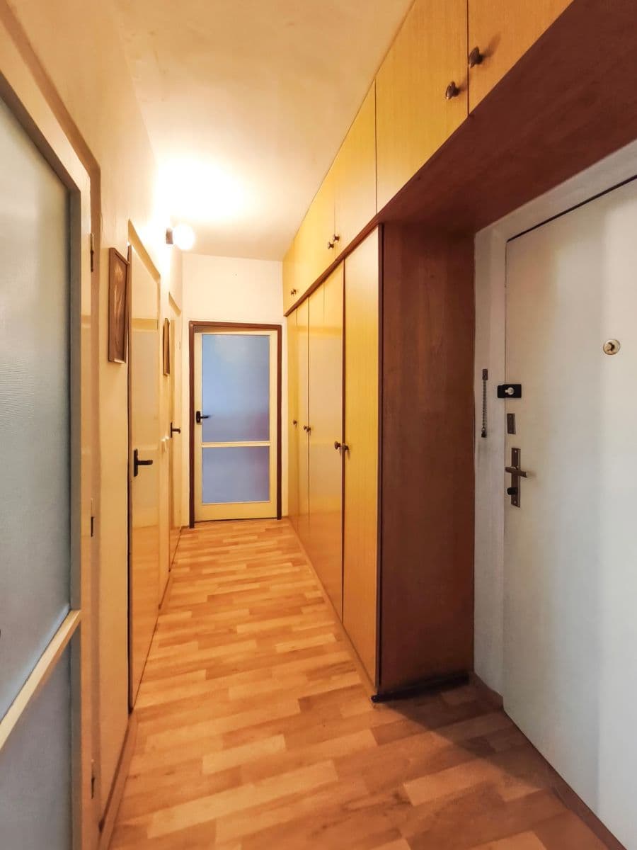 Predaj bytu 2-izbový 54 m², U Hřbitova, Jihlava, Kraj Vysočina Predaj bytu 2-izbový 54 m², U Hřbitova, Jihlava, Kraj Vysočina