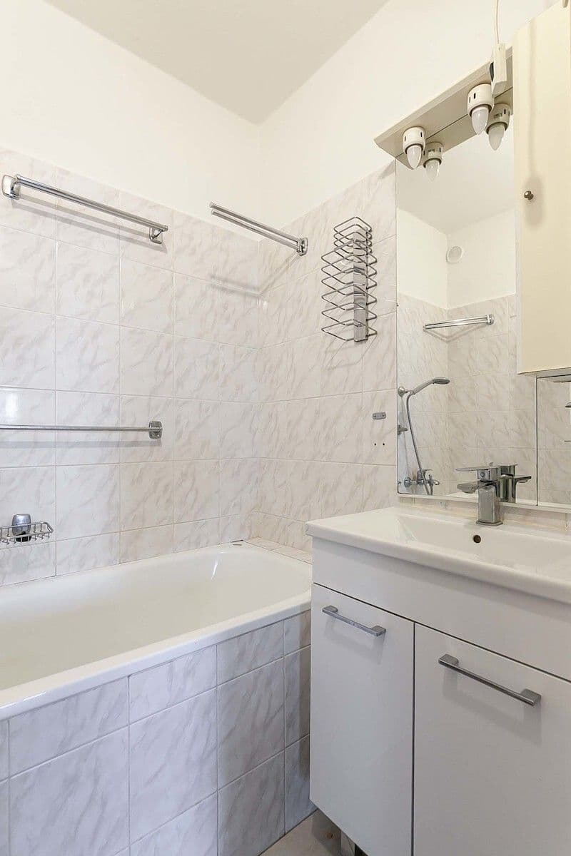 Predaj bytu 3-izbový 67 m², V Sadě, Vlašim, Středočeský kraj Predaj bytu 3-izbový 67 m², V Sadě, Vlašim, Středočeský kraj