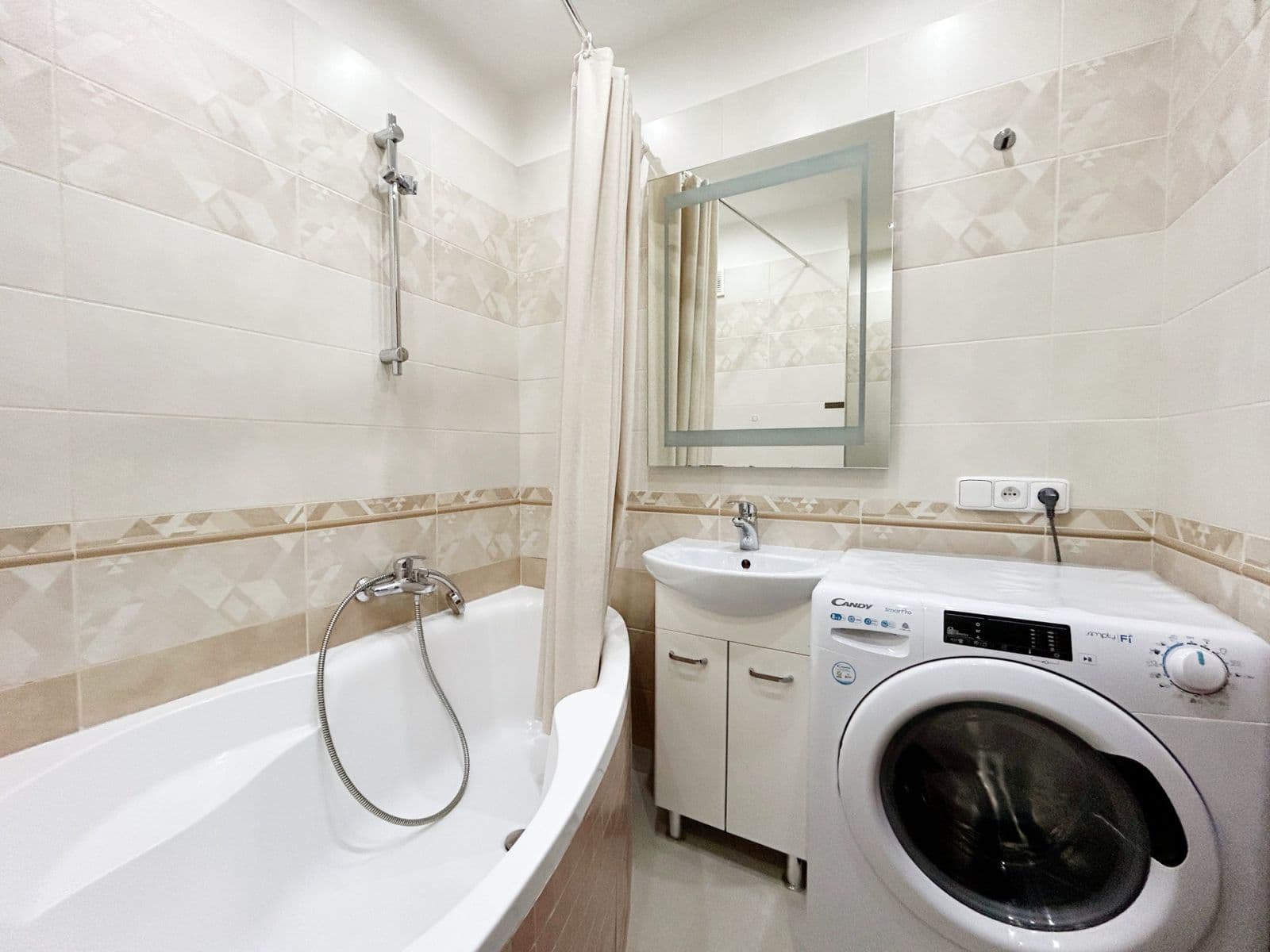 Prenájom bytu 2-izbový 44 m², Ohradní, Praha, Praha Prenájom bytu 2-izbový 44 m², Ohradní, Praha, Praha