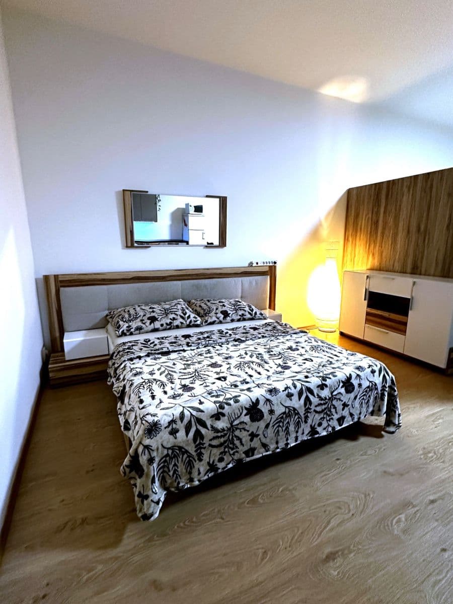 Prenájom bytu 1-izbový 66 m², Březenská, Praha, Praha Prenájom bytu 1-izbový 66 m², Březenská, Praha, Praha