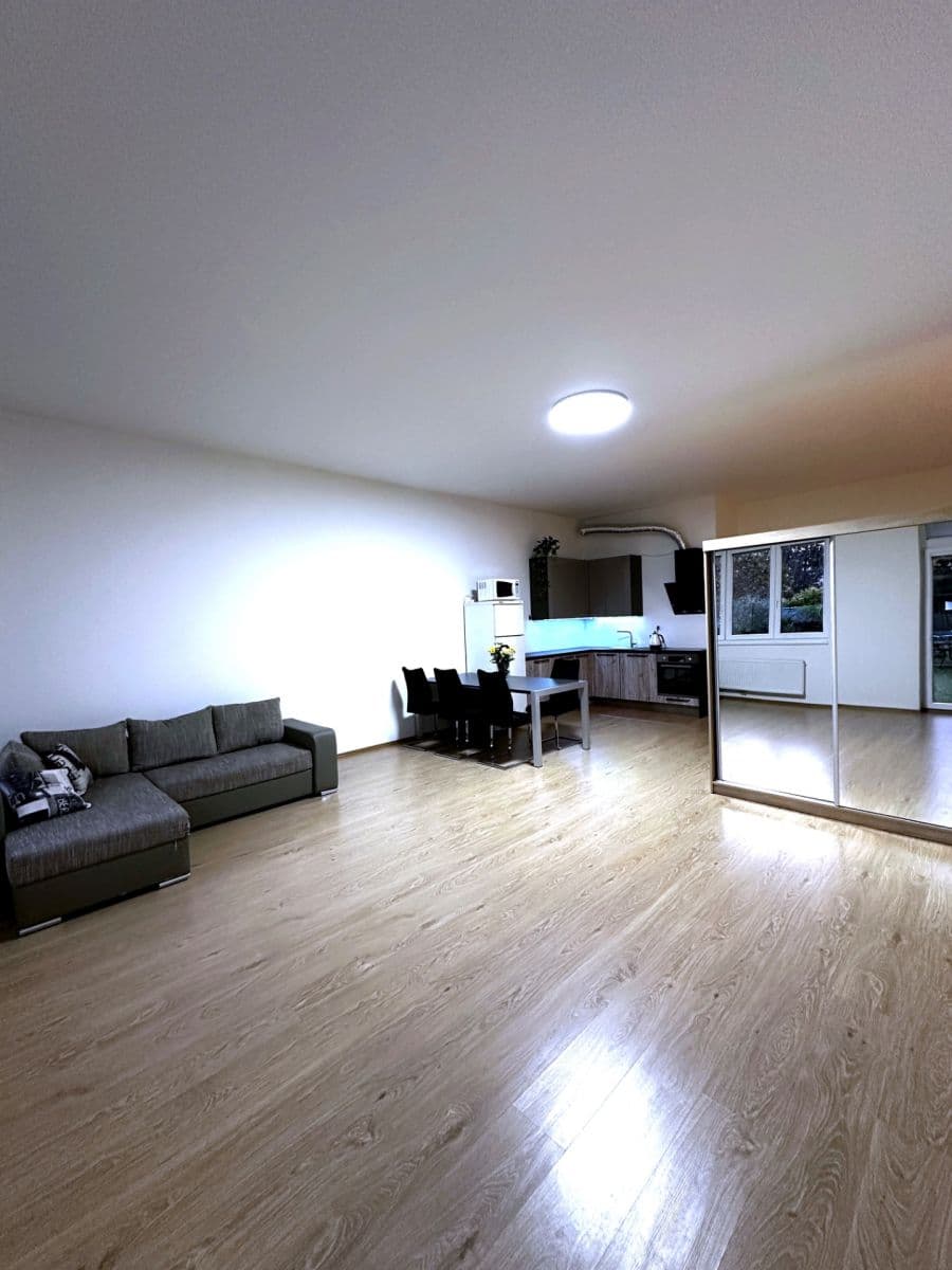 Prenájom bytu 1-izbový 66 m², Březenská, Praha, Praha Prenájom bytu 1-izbový 66 m², Březenská, Praha, Praha