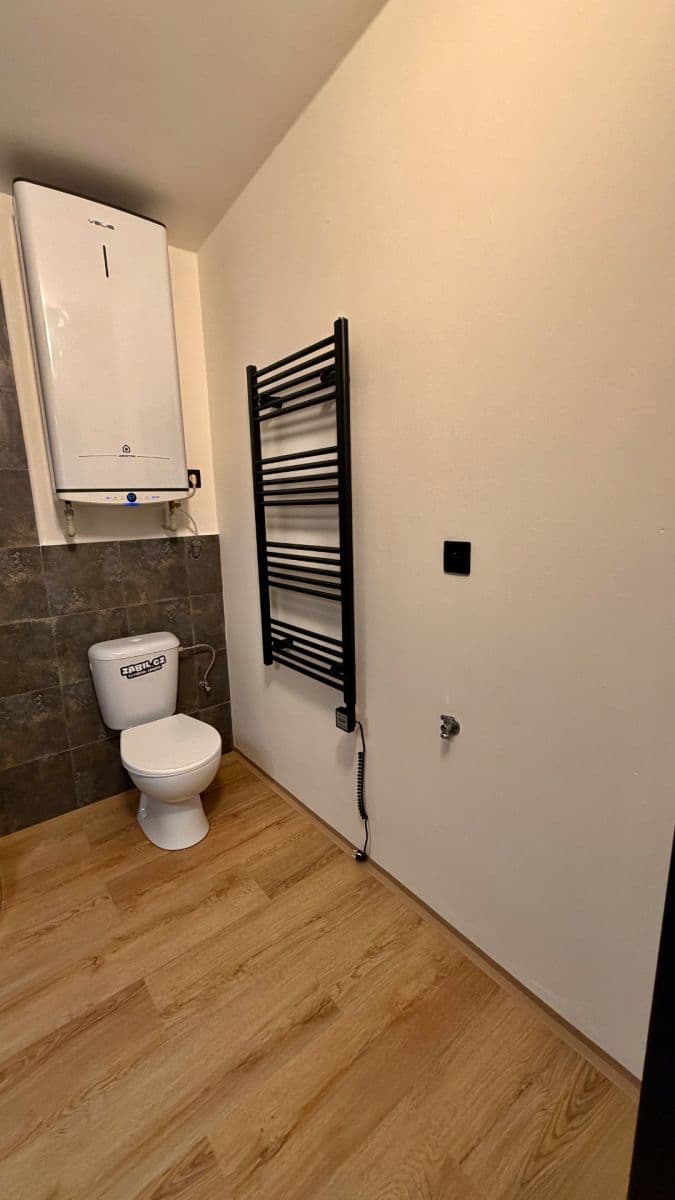 Prenájom bytu 1-izbový 28 m², Pokorného, Praha, Praha Prenájom bytu 1-izbový 28 m², Pokorného, Praha, Praha