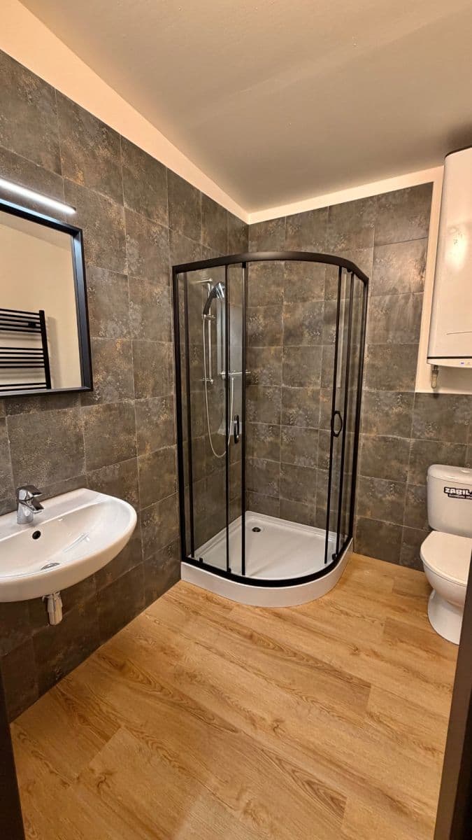 Prenájom bytu 1-izbový 28 m², Pokorného, Praha, Praha Prenájom bytu 1-izbový 28 m², Pokorného, Praha, Praha