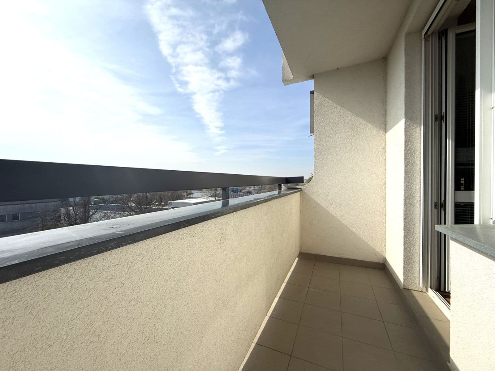 Prenájom bytu 3-izbový 68 m², Studená, Ružinov, Bratislavský kraj Prenájom bytu 3-izbový 68 m², Studená, Ružinov, Bratislavský kraj