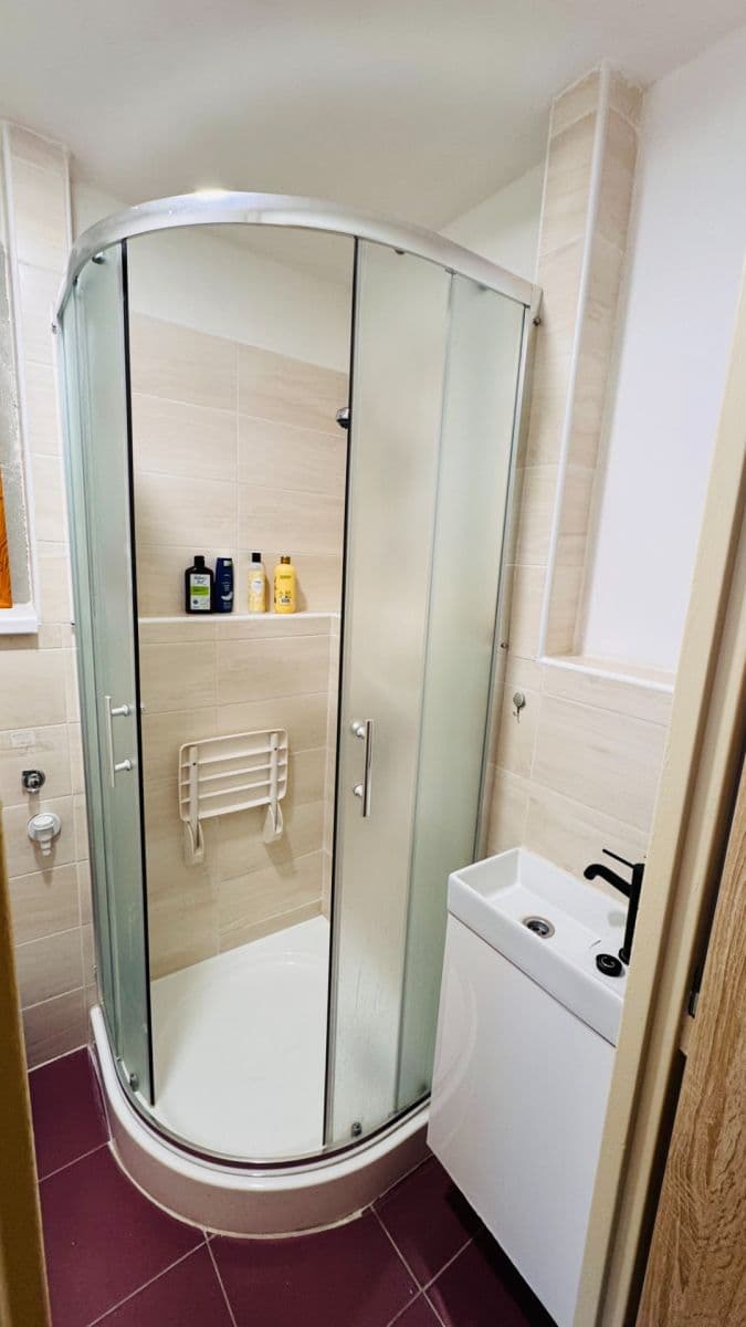 Prenájom bytu 2-izbový 51 m², U Hřbitova, Jihlava, Kraj Vysočina Prenájom bytu 2-izbový 51 m², U Hřbitova, Jihlava, Kraj Vysočina