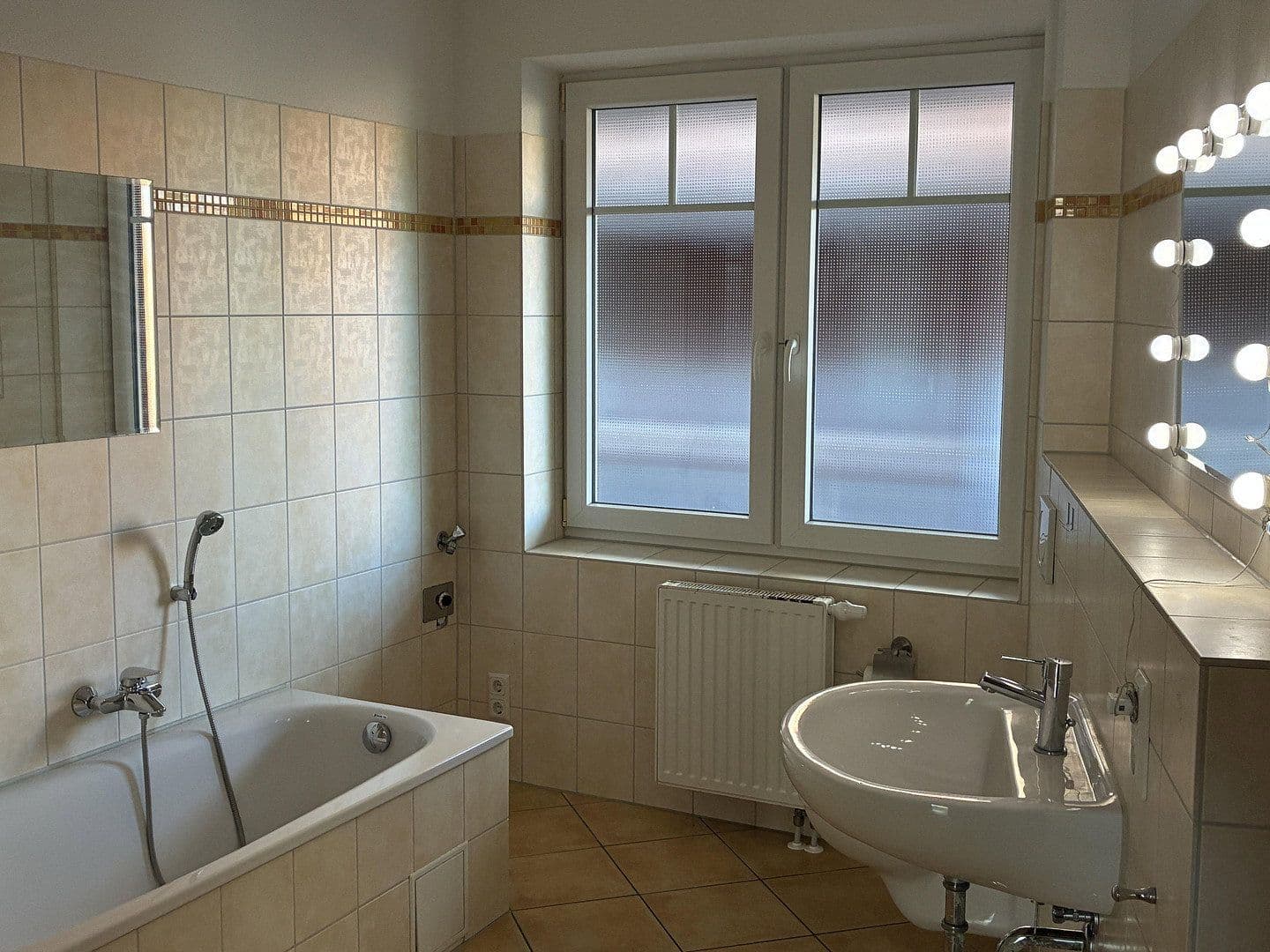 Predaj bytu 4-izbový 80 m², Estetalstraße 32, Hollenstedt, Dolné Sasko Predaj bytu 4-izbový 80 m², Estetalstraße 32, Hollenstedt, Dolné Sasko
