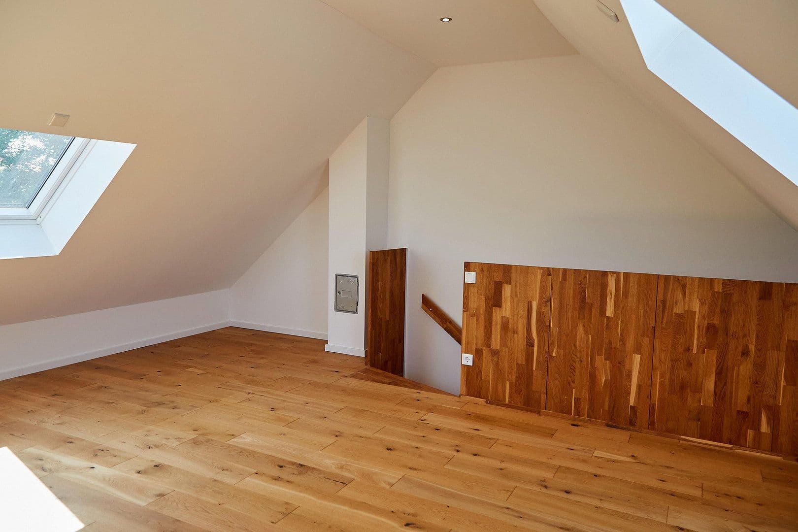 Prenájom domu 205 m², pozemek 311 m², Meerbusch, Severné Porýnie - Westfálsko Prenájom domu 205 m², pozemek 311 m², Meerbusch, Severné Porýnie - Westfálsko