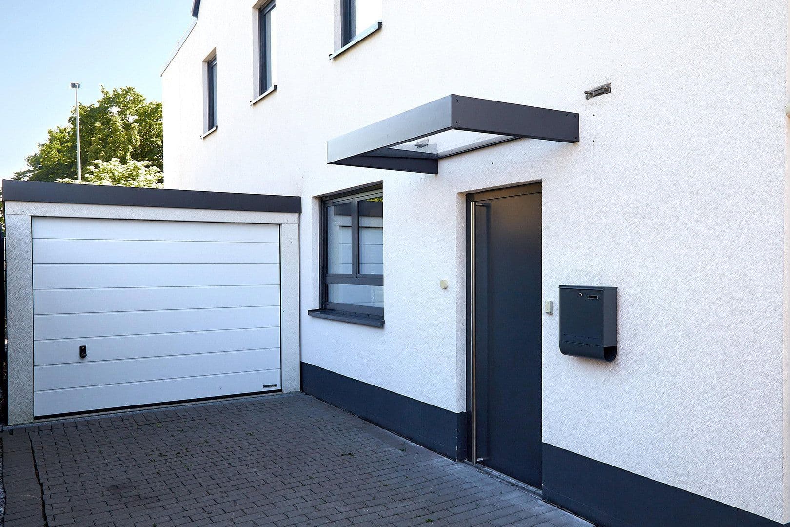 Prenájom domu 205 m², pozemek 311 m², Meerbusch, Severné Porýnie - Westfálsko Prenájom domu 205 m², pozemek 311 m², Meerbusch, Severné Porýnie - Westfálsko