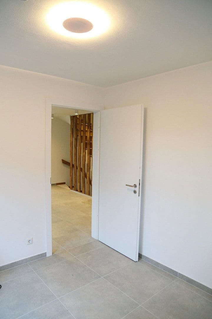 Prenájom domu 205 m², pozemek 311 m², Meerbusch, Severné Porýnie - Westfálsko Prenájom domu 205 m², pozemek 311 m², Meerbusch, Severné Porýnie - Westfálsko