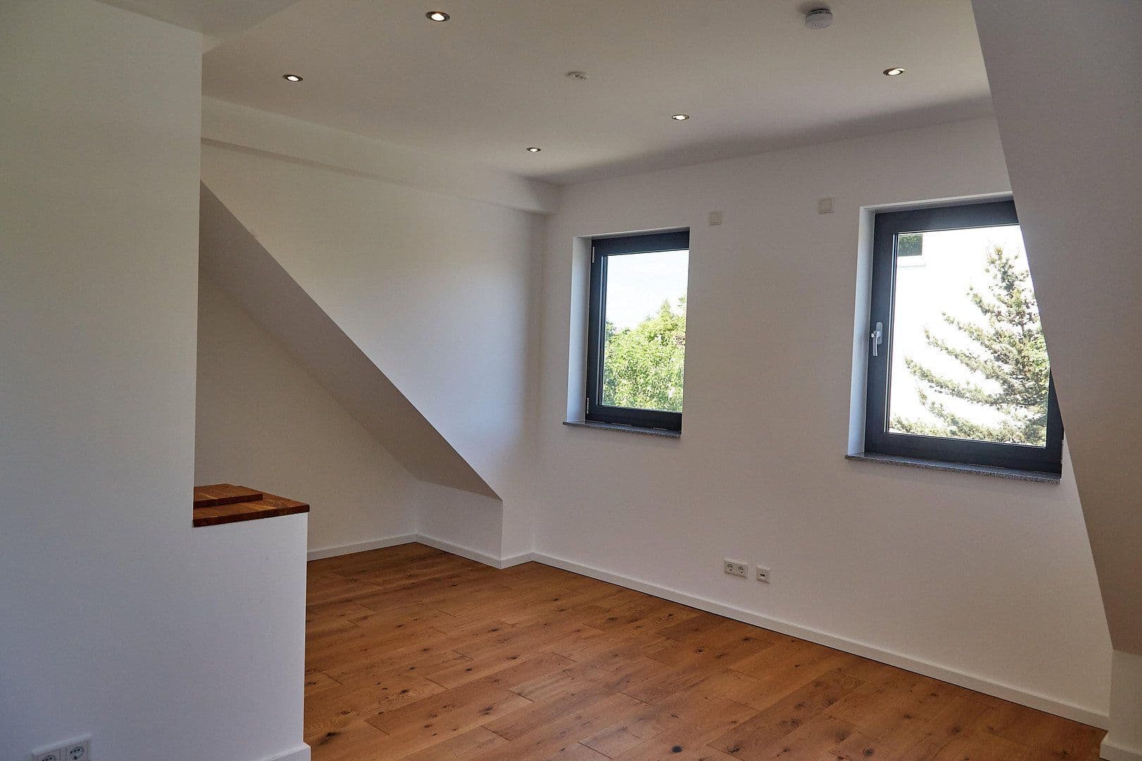 Prenájom domu 205 m², pozemek 311 m², Meerbusch, Severné Porýnie - Westfálsko Prenájom domu 205 m², pozemek 311 m², Meerbusch, Severné Porýnie - Westfálsko