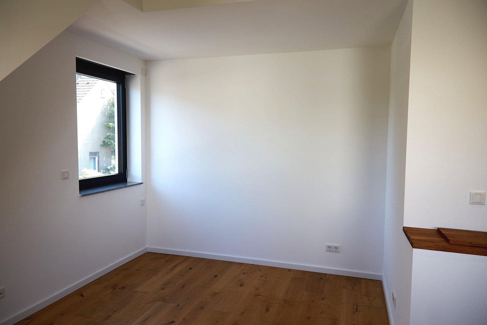 Prenájom domu 205 m², pozemek 311 m², Meerbusch, Severné Porýnie - Westfálsko Prenájom domu 205 m², pozemek 311 m², Meerbusch, Severné Porýnie - Westfálsko