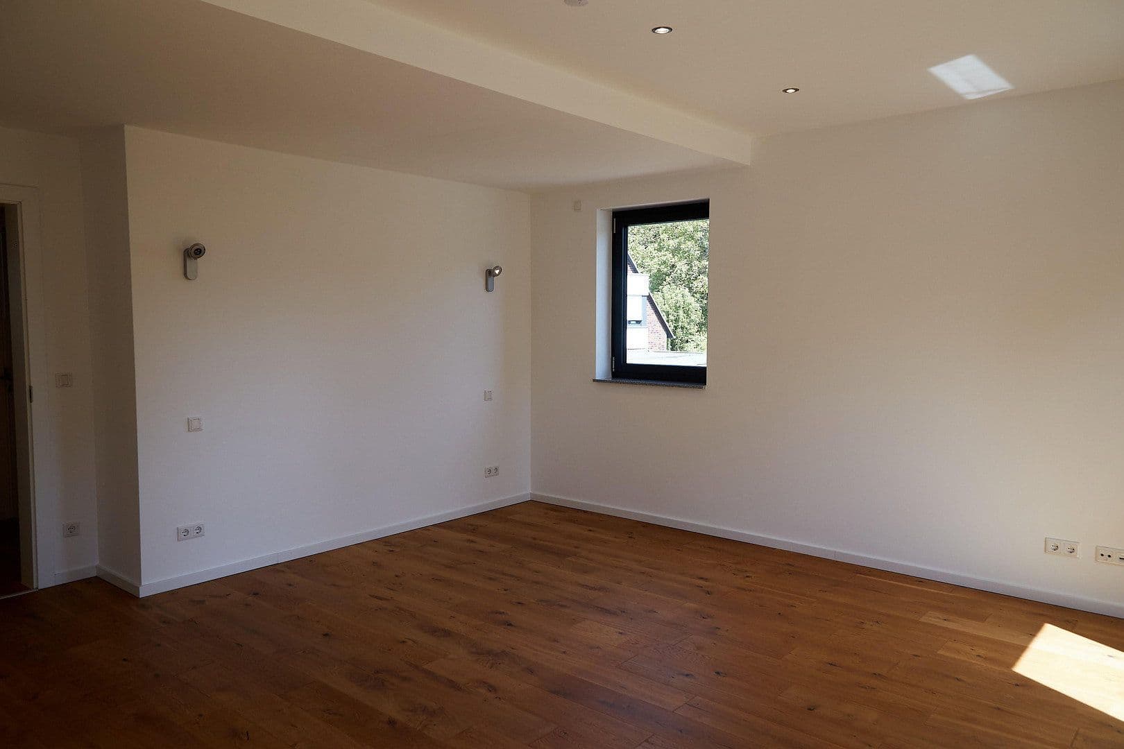 Prenájom domu 205 m², pozemek 311 m², Meerbusch, Severné Porýnie - Westfálsko Prenájom domu 205 m², pozemek 311 m², Meerbusch, Severné Porýnie - Westfálsko