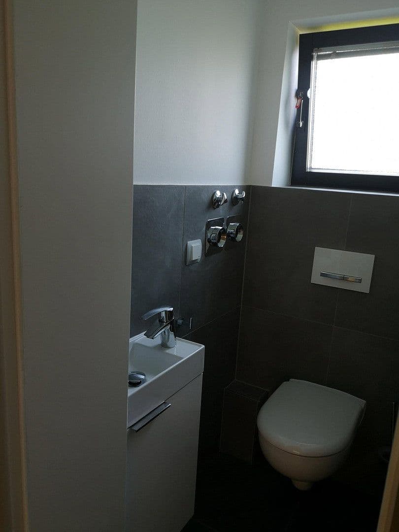 Prenájom bytu 3-izbový 85 m², Mulheim an der Ruhr, Severné Porýnie - Westfálsko Prenájom bytu 3-izbový 85 m², Mulheim an der Ruhr, Severné Porýnie - Westfálsko