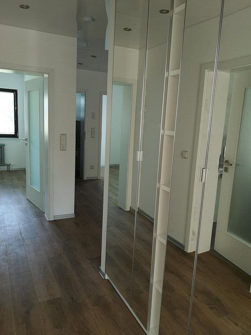 Prenájom bytu 3-izbový 85 m², Mulheim an der Ruhr, Severné Porýnie - Westfálsko Prenájom bytu 3-izbový 85 m², Mulheim an der Ruhr, Severné Porýnie - Westfálsko