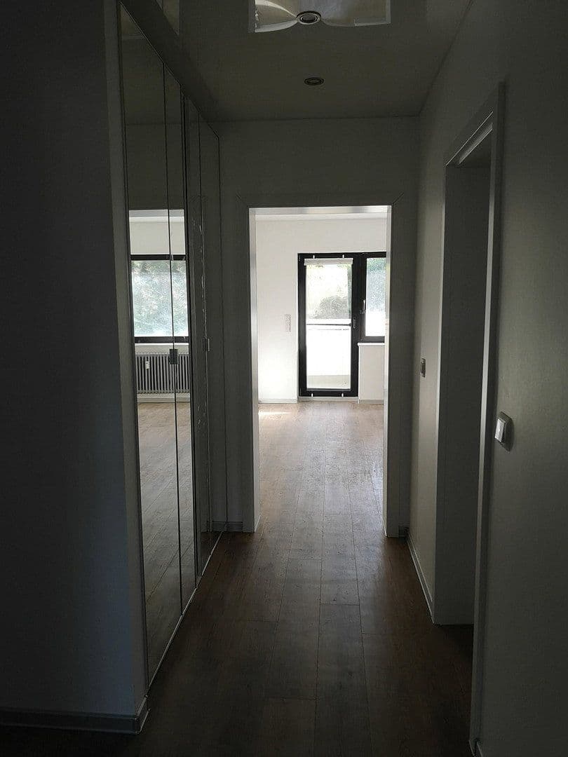 Prenájom bytu 3-izbový 85 m², Mulheim an der Ruhr, Severné Porýnie - Westfálsko Prenájom bytu 3-izbový 85 m², Mulheim an der Ruhr, Severné Porýnie - Westfálsko