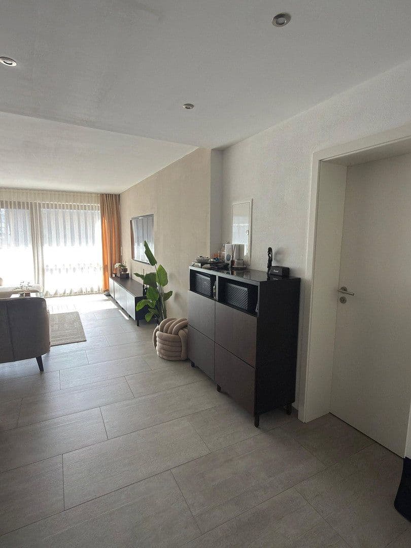 Prenájom bytu 3-izbový 74 m², Schwieberdingen, Bádensko-Wurttembersko Prenájom bytu 3-izbový 74 m², Schwieberdingen, Bádensko-Wurttembersko